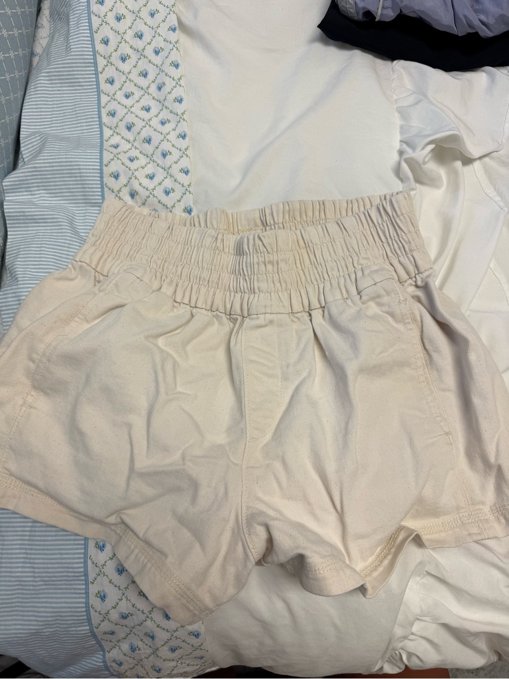 aerie High-Waist Elastic Shorts in Light Cream